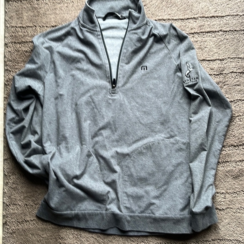 Travis Mathew heather gray small men’s zippered pullover.  With pockets!  Small